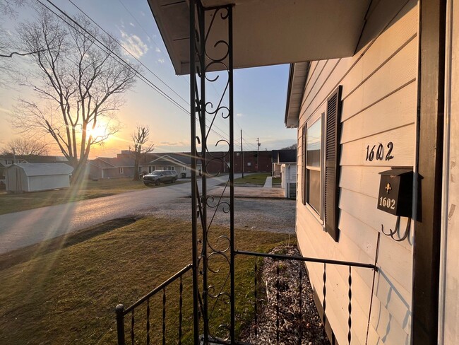 Building Photo - Two Bedroom Home Downtown Corbin, KY