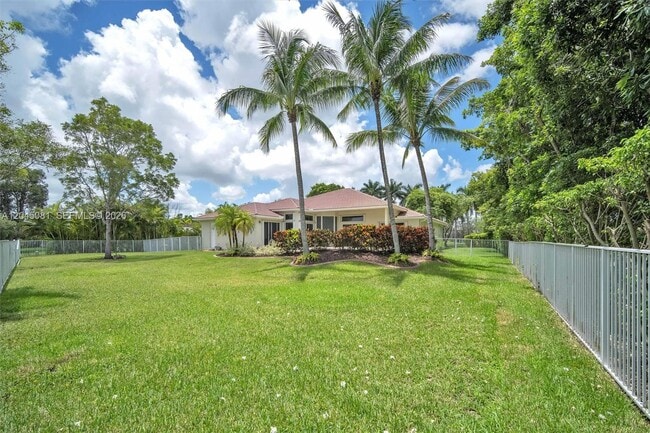 Building Photo - 16310 Paddock Ln