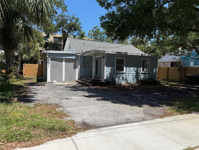 Primary Photo - 1563 7th St
