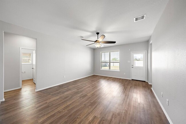 Building Photo - 446 Ridgewood Terrace Dr