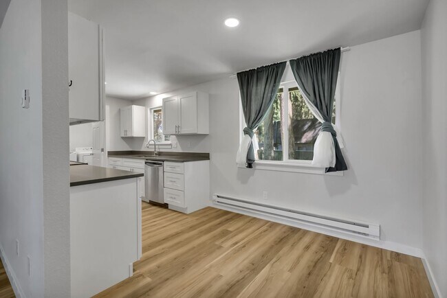 Building Photo - 1103 Galloway St