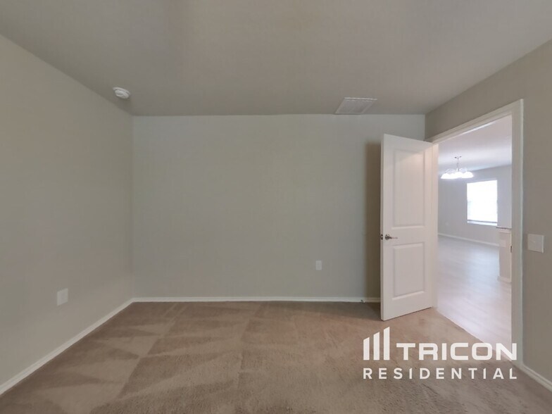 Building Photo - 5603 Apricot Mist