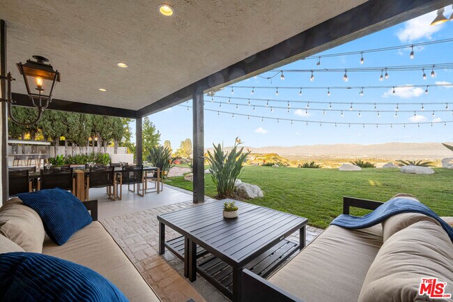 Building Photo - 3722 Alonzo Ave