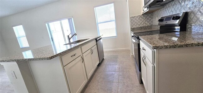 Building Photo - 2803 Poppy Ave