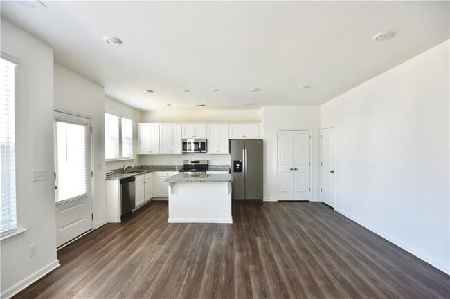 Building Photo - 224 Banner Rd