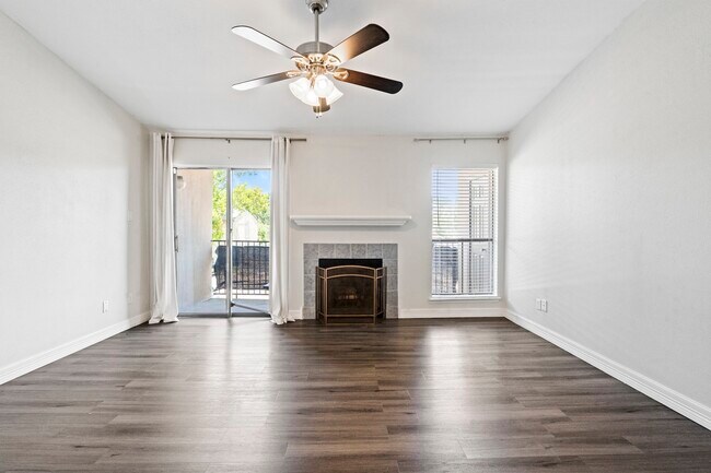 Building Photo - 3300 Pebblebrook Dr