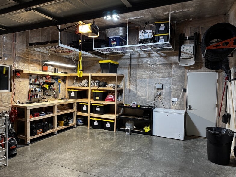 Building Photo - 2713 Grove St