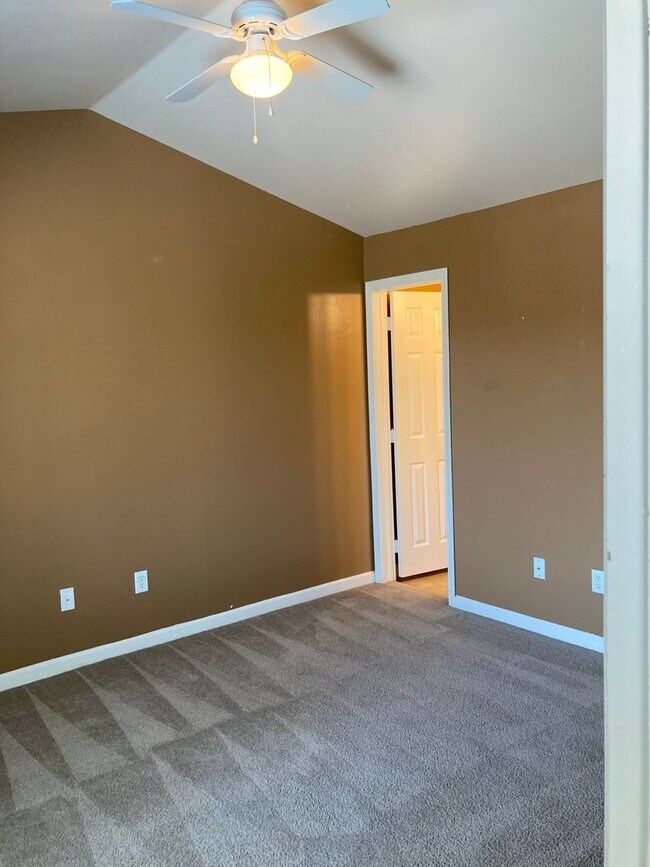 Building Photo - 200 Talus Way