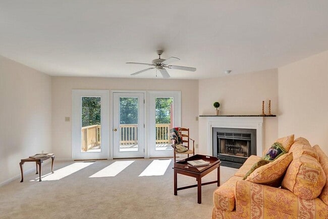 Building Photo - River Run Townhome With Large Finished Basement