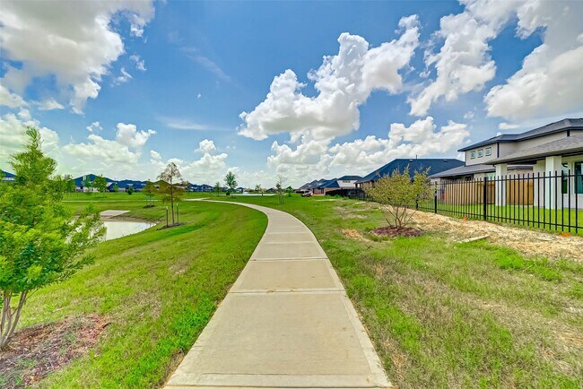 Building Photo - 28451 Hazel Trl
