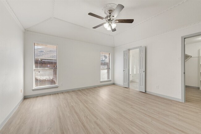 Building Photo - 1318 Deer Ridge Dr