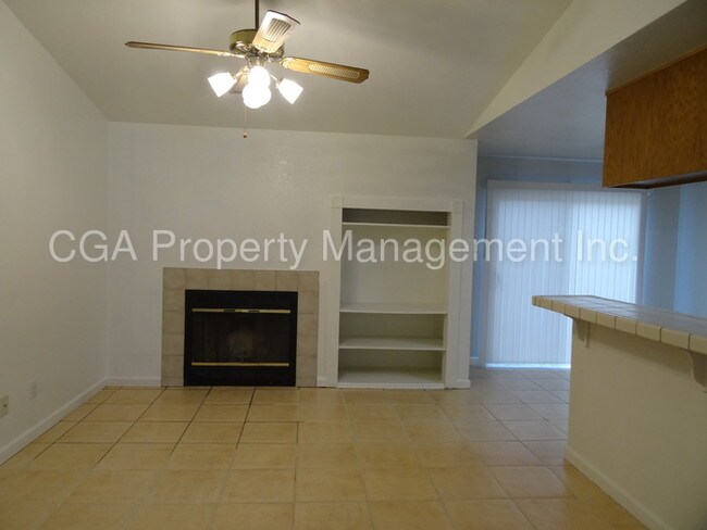 Building Photo - Cute 3 bedroom 2 bath in Antelope!