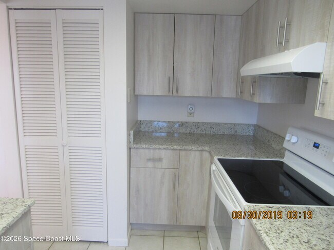 Building Photo - 500 Catalina Rd