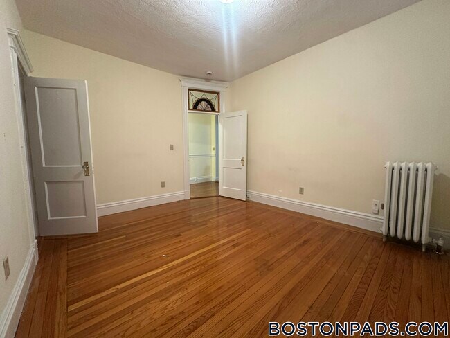 Building Photo - 40 Queensberry St