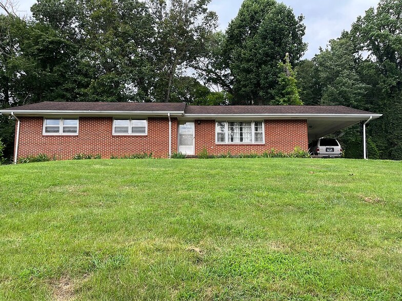 Building Photo - 3901 Timberlake Rd