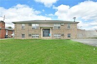 Building Photo - 840 Moyer Ave