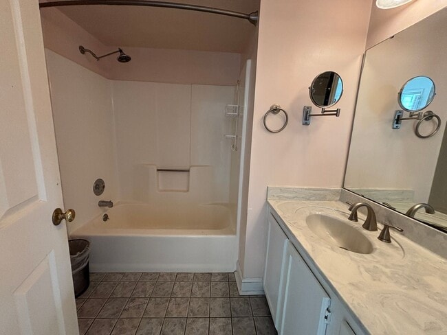 Building Photo - 3776 Kenwick Trail