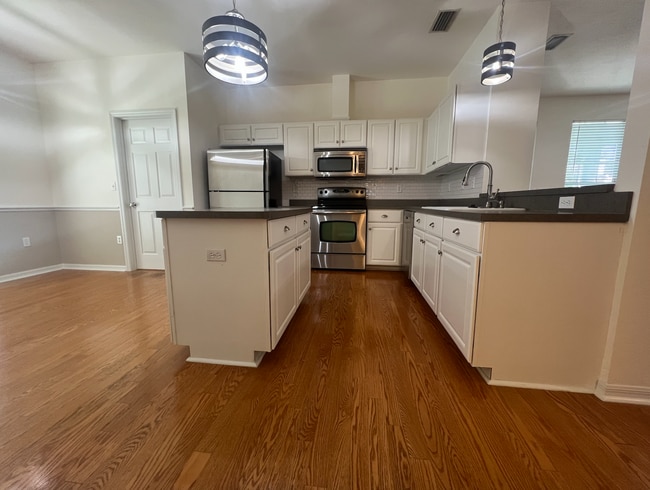 Building Photo - 3 BR 2 BA Home - Charleston Park In Fletcher's Mill