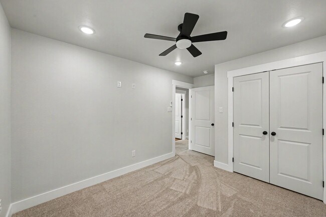 Building Photo - 116 Sun City Ln