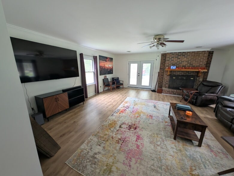 Building Photo - 8442 Wheeling Rd