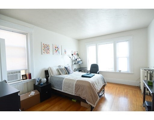 Building Photo - 15 Parkman St