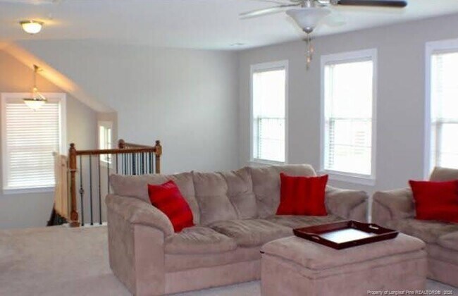 Building Photo - 1437 Vergeland Dr