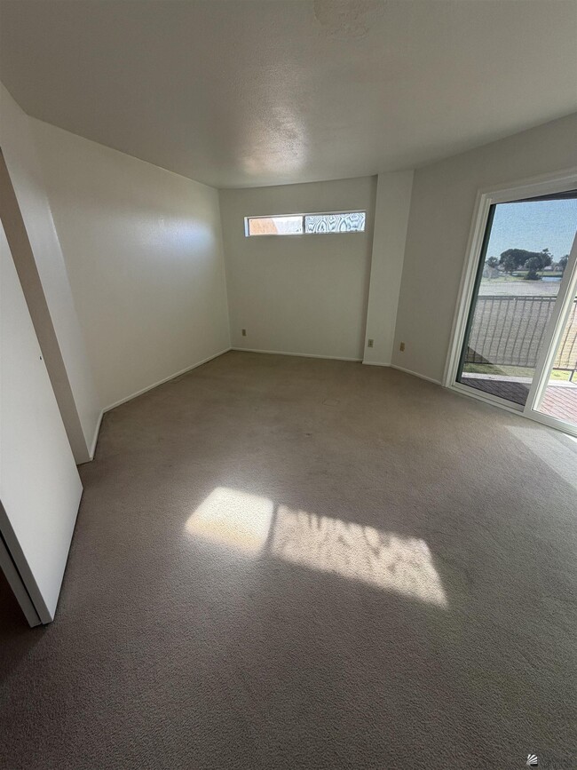 Building Photo - 10642 S Camino Del Sol