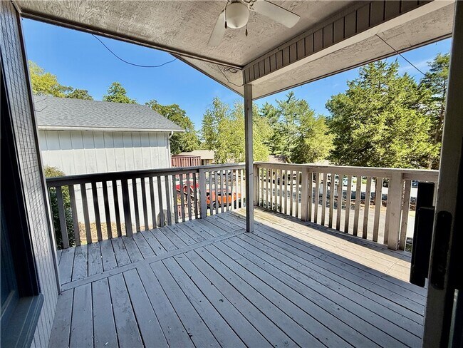 Building Photo - 20 Annette Ln