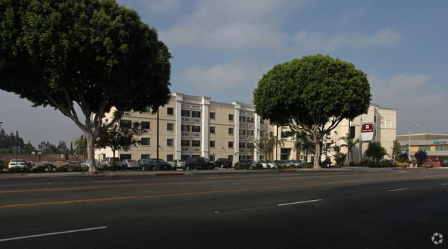 Building Photo - Pacific Towers