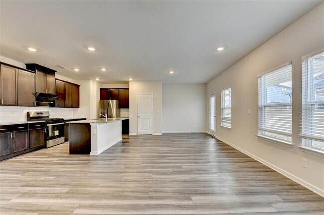 Building Photo - 2214 Whitworth St