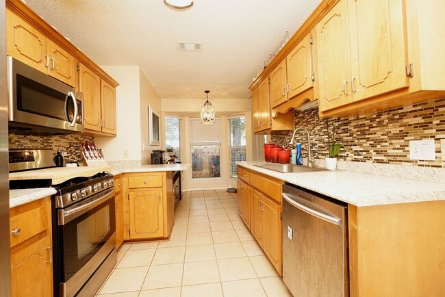 Building Photo - Bluewater Bay Four Bedroom House