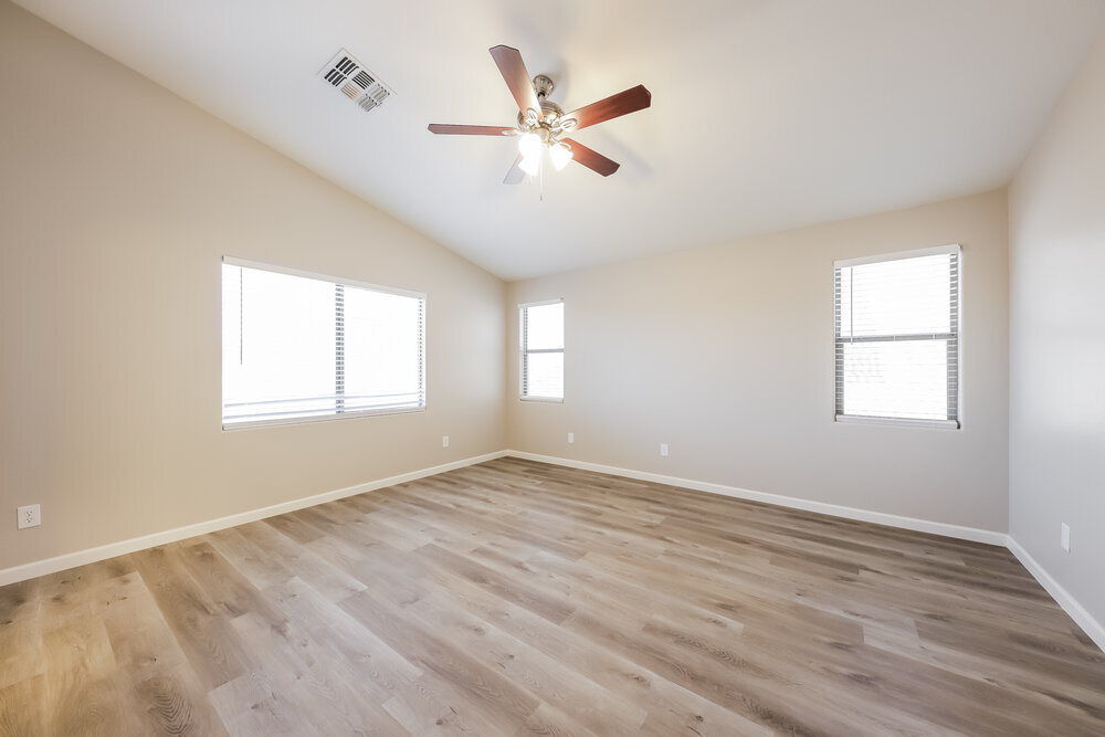 Building Photo - 9021 W Bluefield Ave