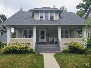 Building Photo - 3 Bedroom Single Family