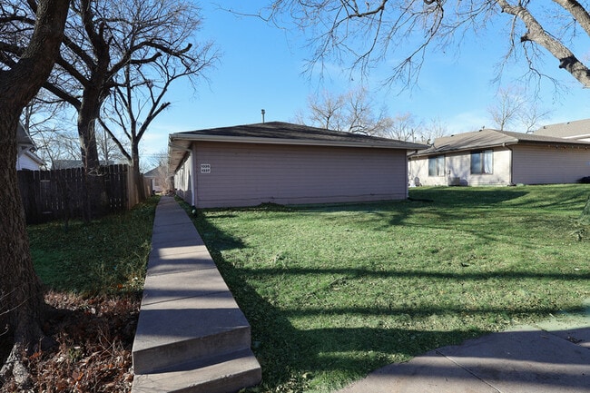 Building Photo - 1335 N 20th St