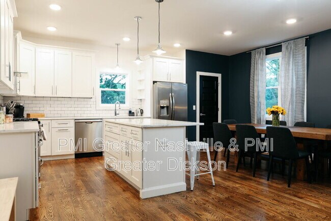 Building Photo - 11 N Hill St