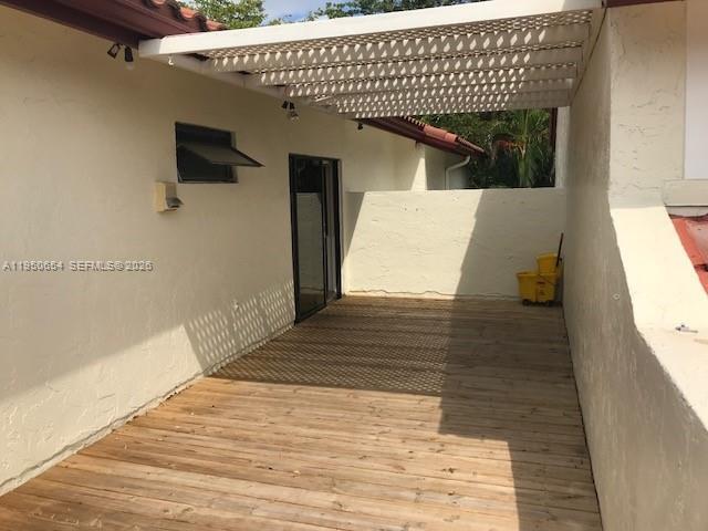 Building Photo - 337 Ives Dairy Rd