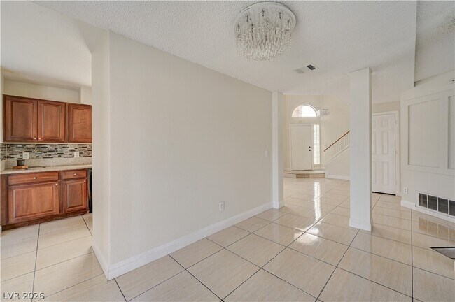 Building Photo - 2616 Camphor Tree St