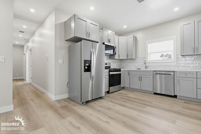 Building Photo - Beautifully Renovated 4Bdm 2Ba Home with Modern Finishes in San Diego!