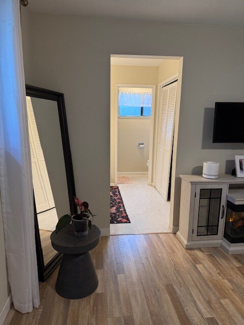 Building Photo - 812 Greenwich Dr