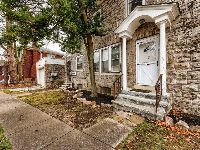 Building Photo - 3200 Green St