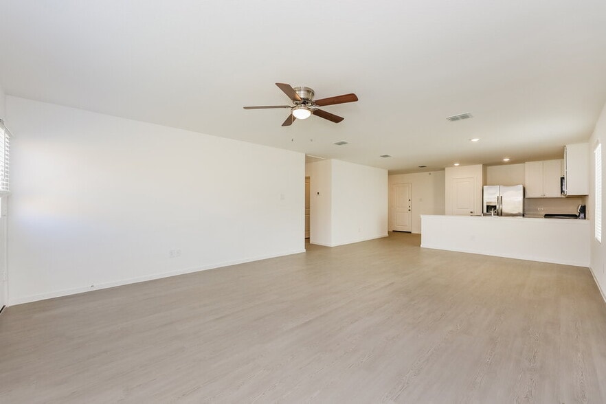 Building Photo - 2205 La Vis Ln