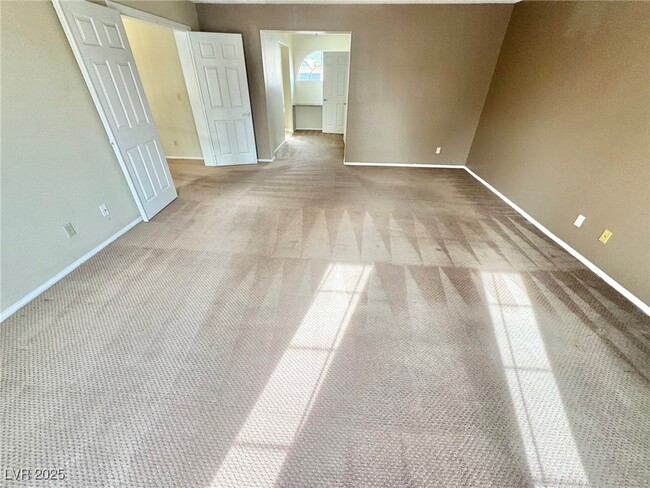 Building Photo - 8240 Tivoli Cove Dr