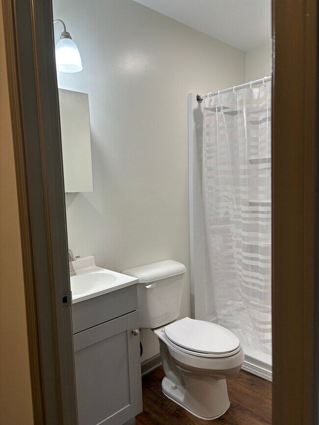 Building Photo - 135 W Miller Ave