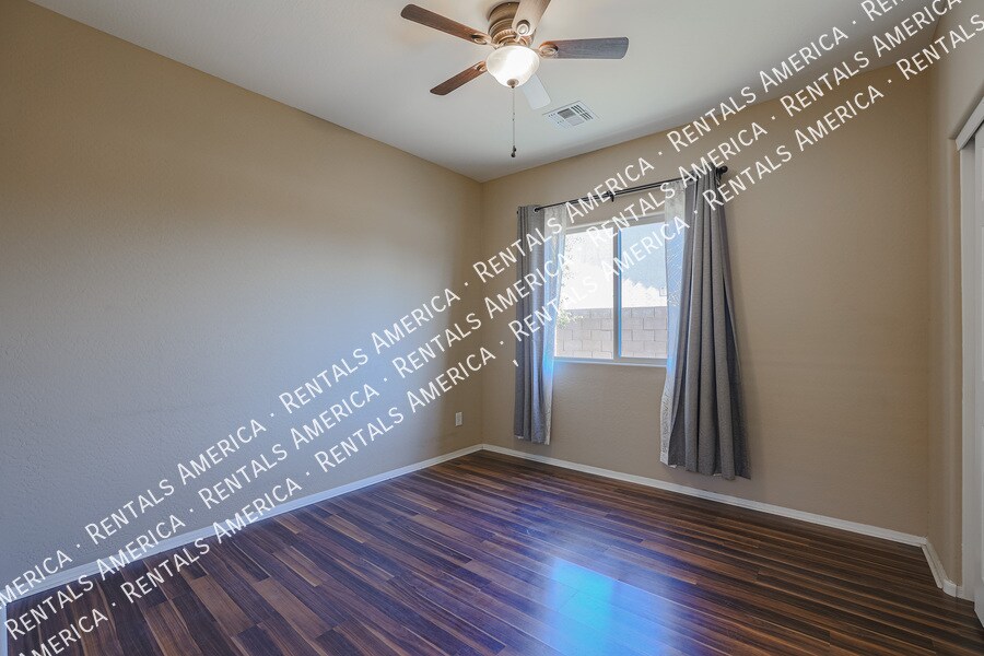 Building Photo - 2954 E Coconino Dr