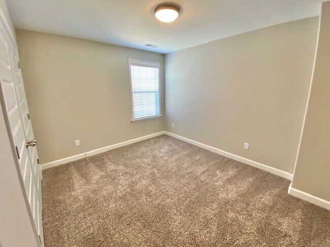 Building Photo - KimberlyDawnDr8868