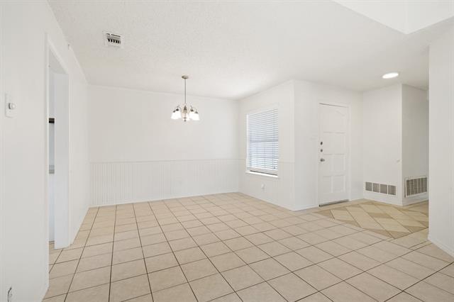 Building Photo - 750 Rosehill Ln