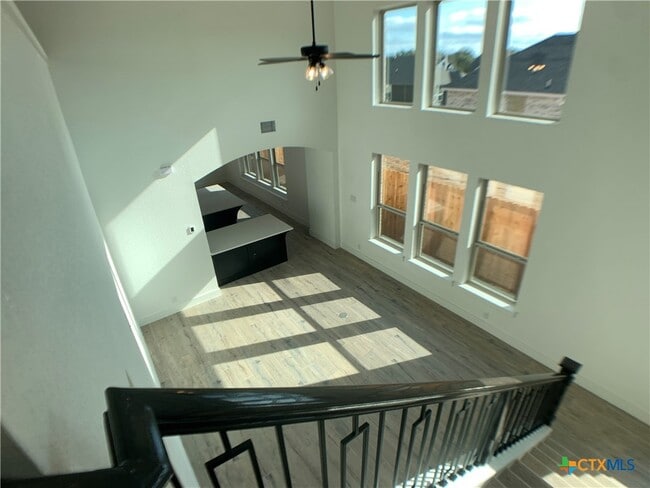 Building Photo - 1032 Easy Gruene