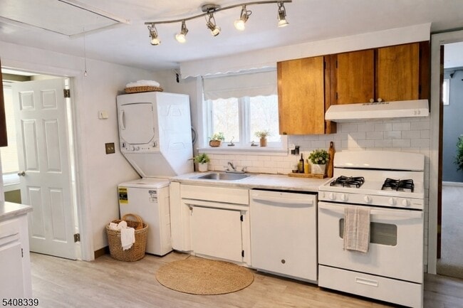 Building Photo - 23 West St