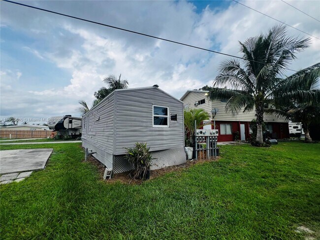 Building Photo - 2655 SE Carroll St