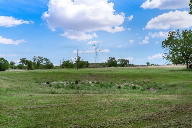 Building Photo - 2201 Cr 320